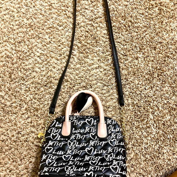 Purse - Picture 3 of 4